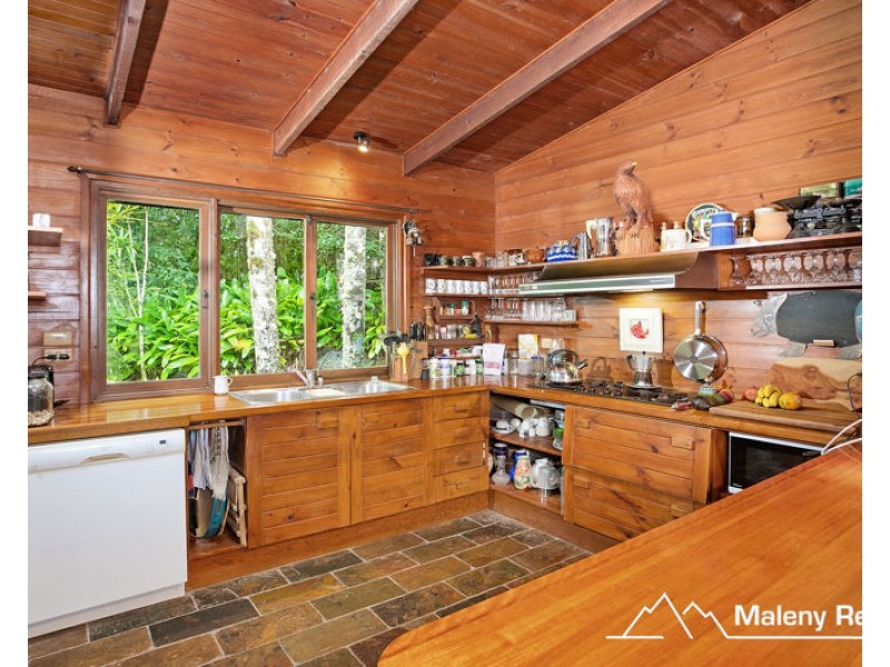 9 Vale End, North Maleny QLD 4552