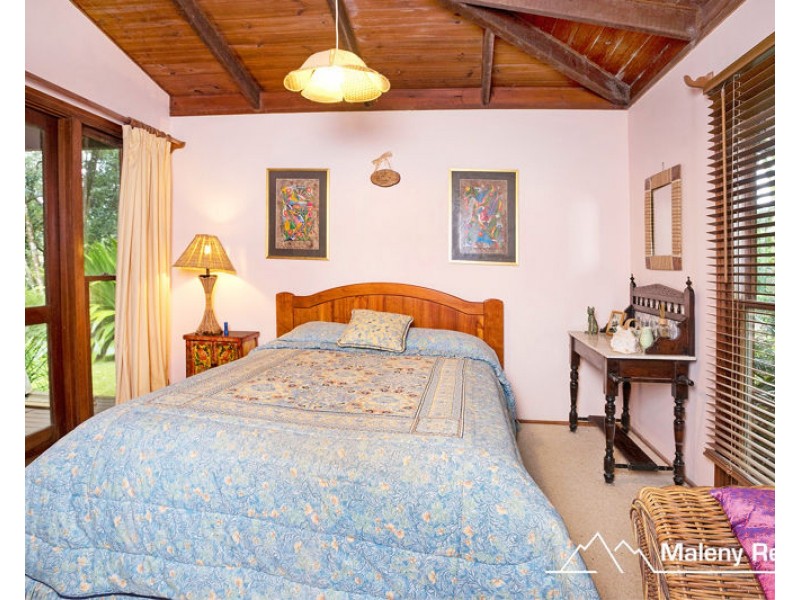9 Vale End, North Maleny QLD 4552