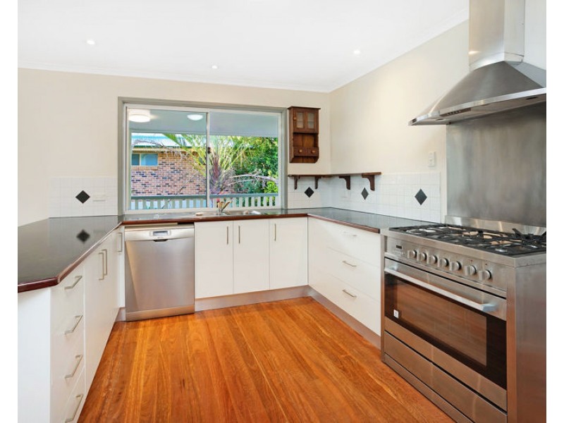 8 Ash St, Maleny QLD 4552