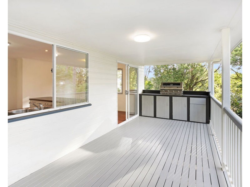 8 Ash St, Maleny QLD 4552