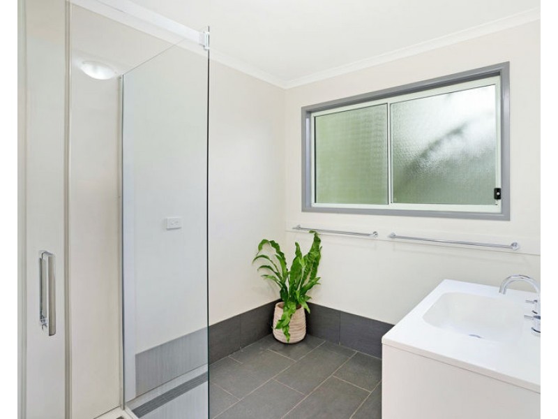 8 Ash St, Maleny QLD 4552