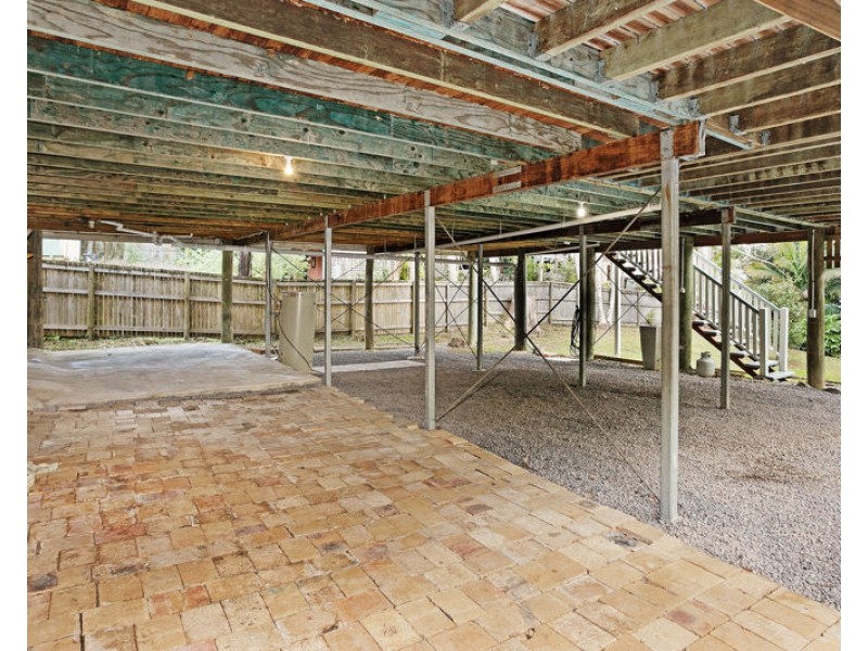 8 Ash St, Maleny QLD 4552