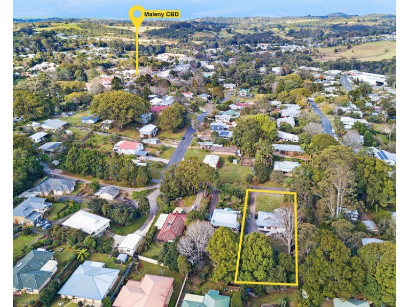 8 Ash St, Maleny QLD 4552