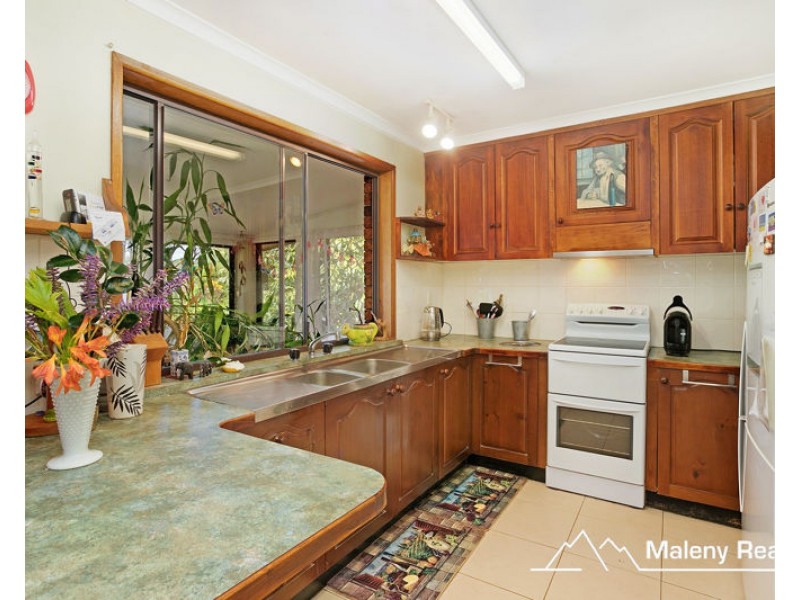 34 Mary Cairncross Avenue, Maleny QLD 4552