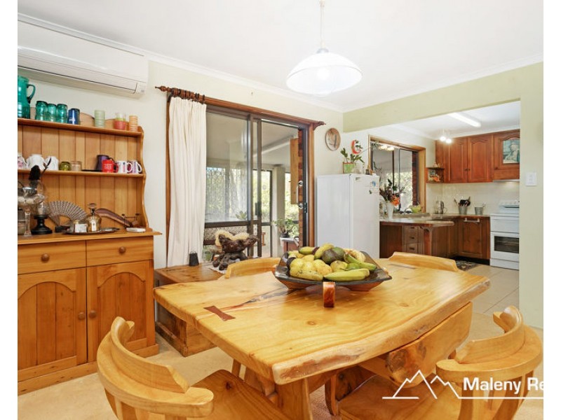 34 Mary Cairncross Avenue, Maleny QLD 4552
