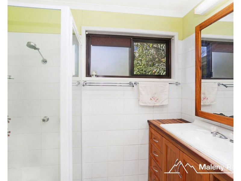 34 Mary Cairncross Avenue, Maleny QLD 4552