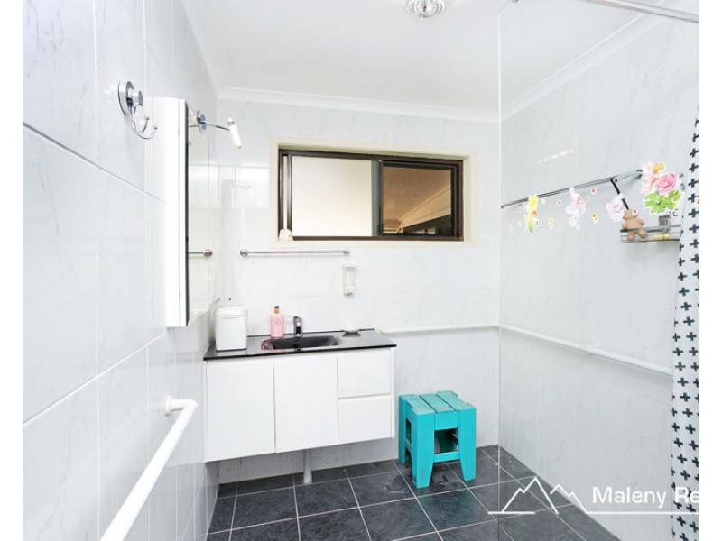 34 Mary Cairncross Avenue, Maleny QLD 4552