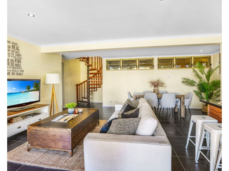 7 Walkers Drive, Maleny QLD 4552