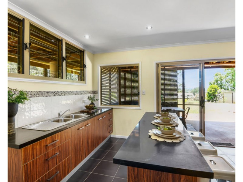 7 Walkers Drive, Maleny QLD 4552
