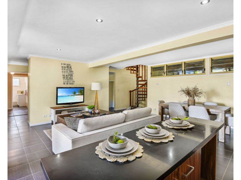 7 Walkers Drive, Maleny QLD 4552