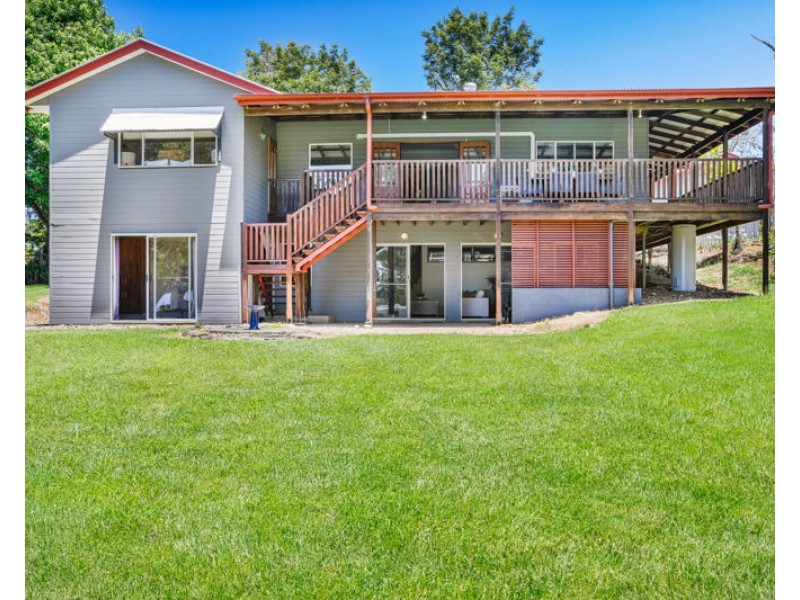 7 Walkers Drive, Maleny QLD 4552