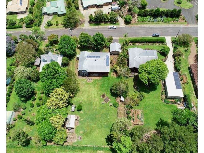 7 Walkers Drive, Maleny QLD 4552