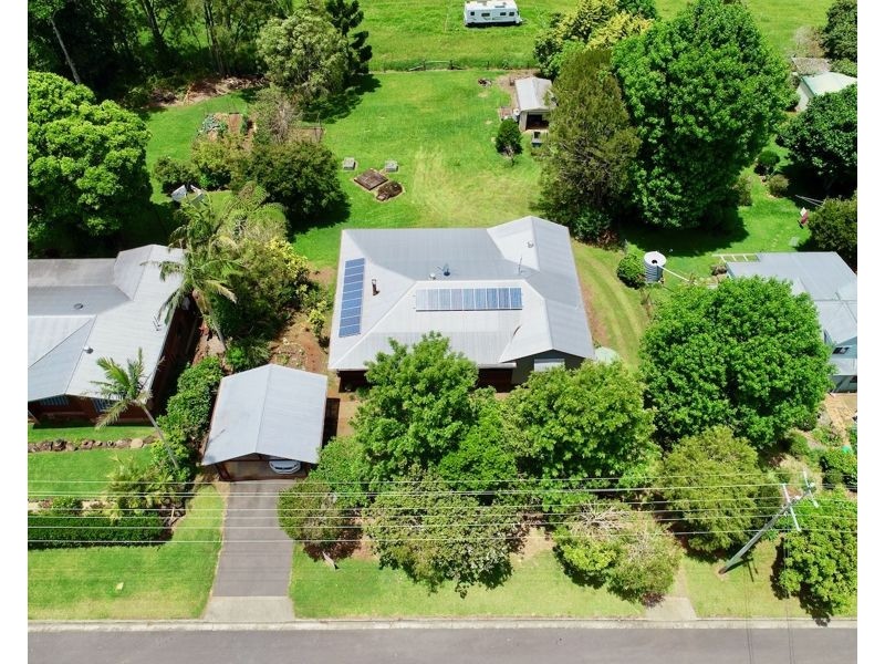 7 Walkers Drive, Maleny QLD 4552