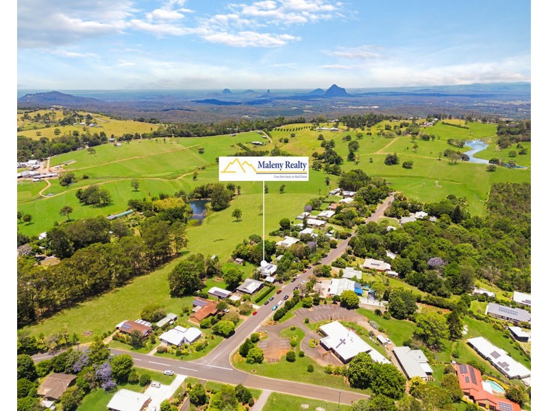 7 Walkers Drive, Maleny QLD 4552