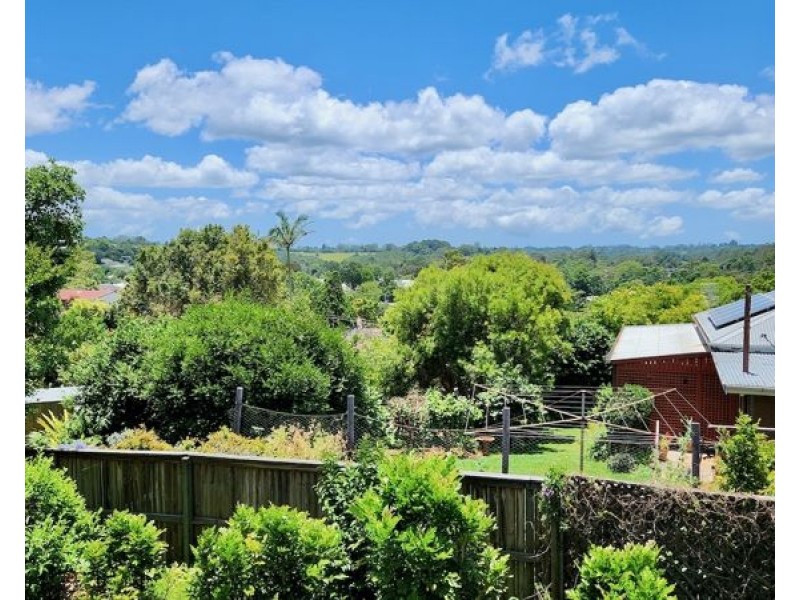 12 Tulip St, Maleny QLD 4552