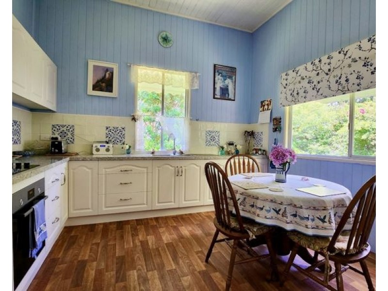 12 Tulip St, Maleny QLD 4552