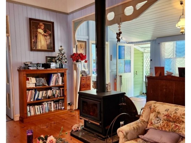 12 Tulip St, Maleny QLD 4552