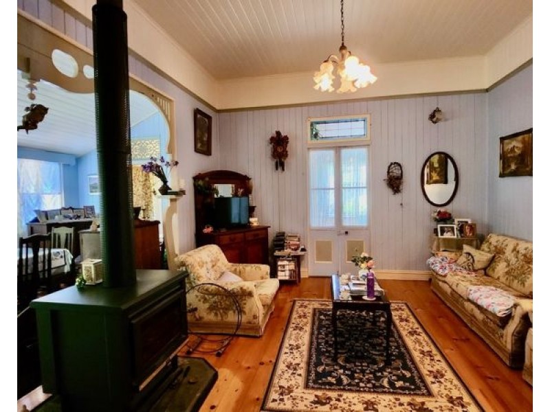 12 Tulip St, Maleny QLD 4552