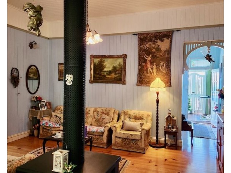 12 Tulip St, Maleny QLD 4552