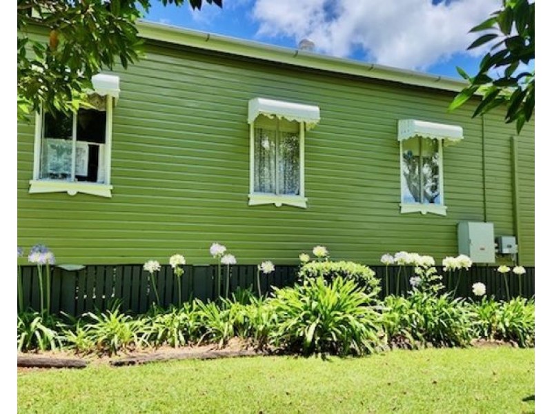 12 Tulip St, Maleny QLD 4552