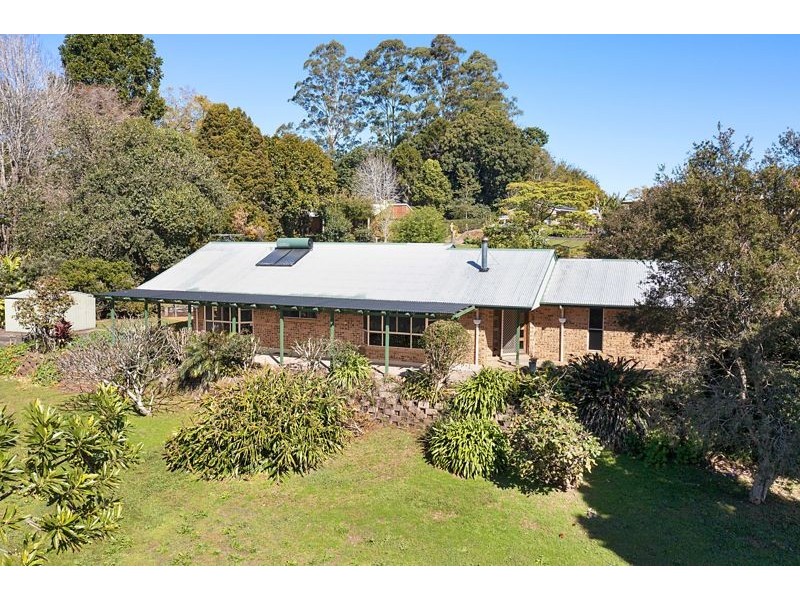 2 Gibson Ave, Maleny QLD 4552