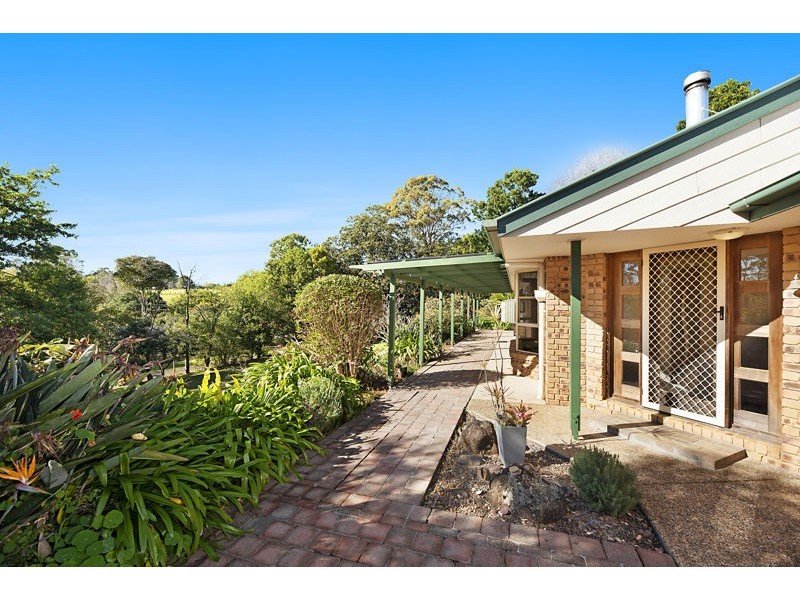 2 Gibson Ave, Maleny QLD 4552