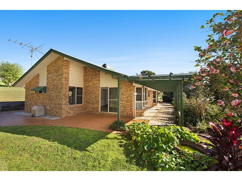 2 Gibson Ave, Maleny QLD 4552