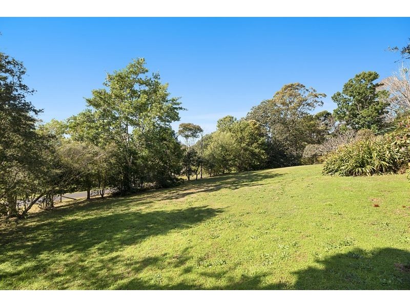 2 Gibson Ave, Maleny QLD 4552