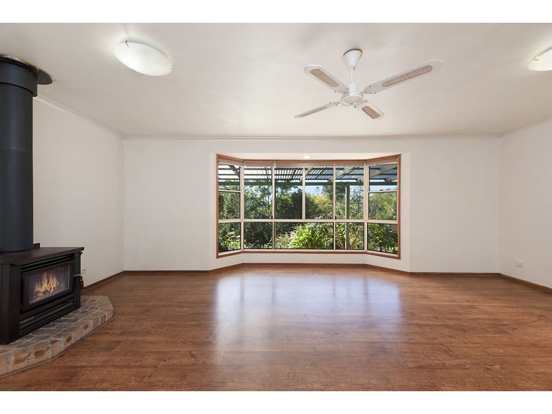 2 Gibson Ave, Maleny QLD 4552