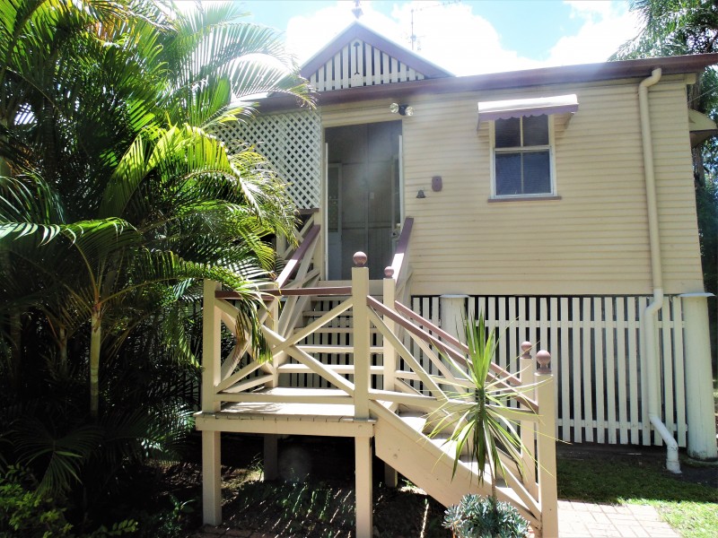 8 School Road, Yandina QLD 4561