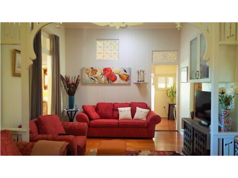 8 School Road, Yandina QLD 4561