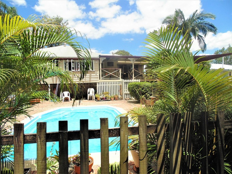 8 School Road, Yandina QLD 4561