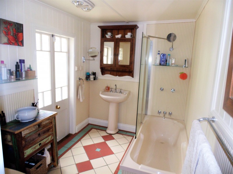 8 School Road, Yandina QLD 4561