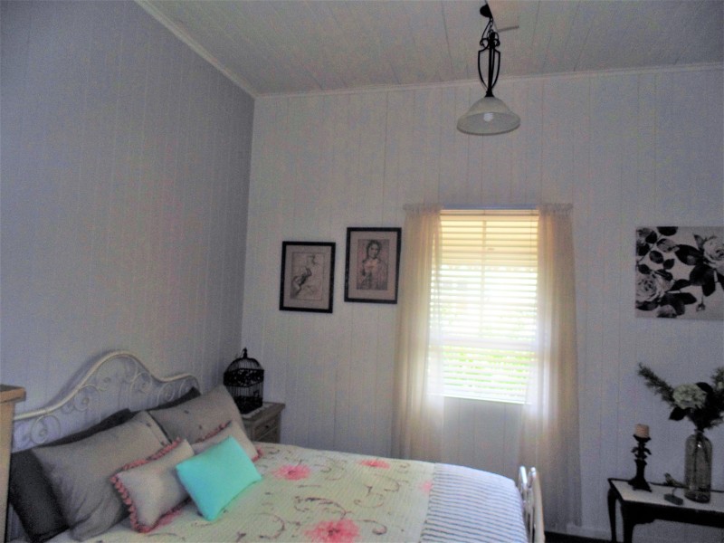 8 School Road, Yandina QLD 4561