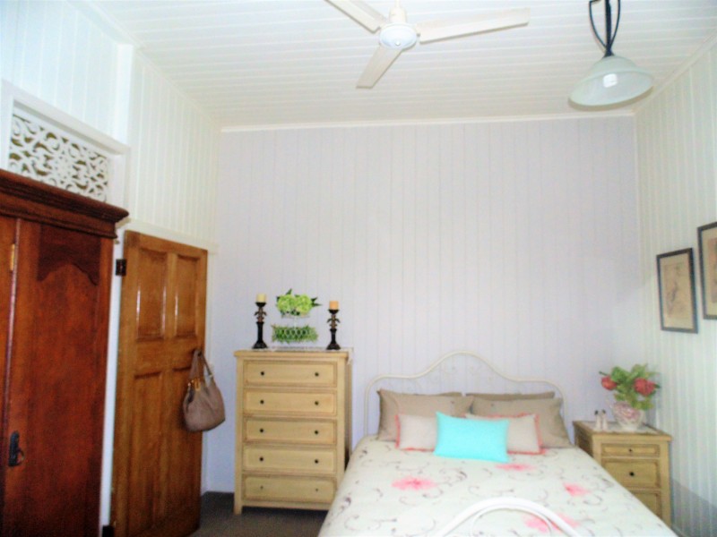 8 School Road, Yandina QLD 4561