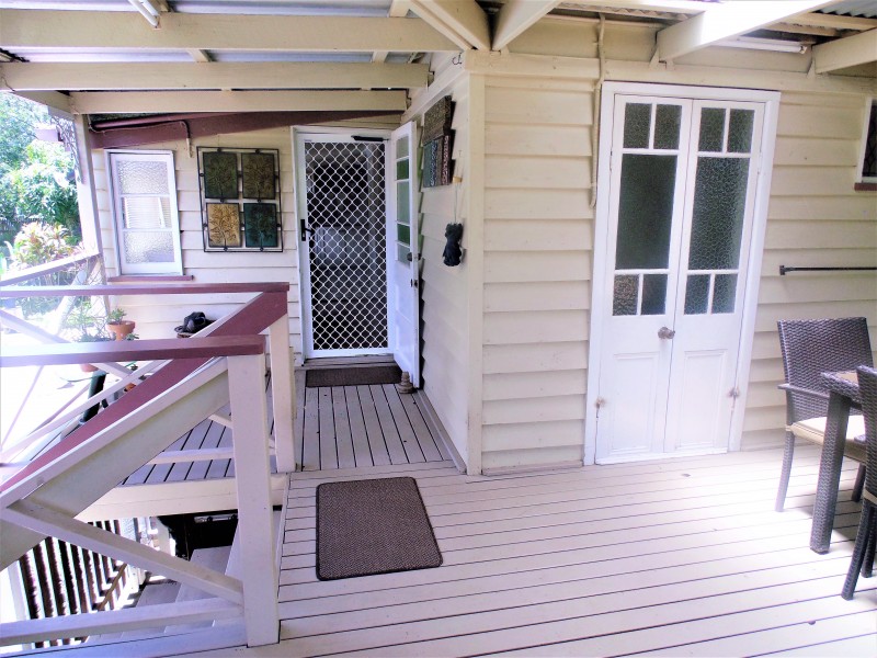 8 School Road, Yandina QLD 4561