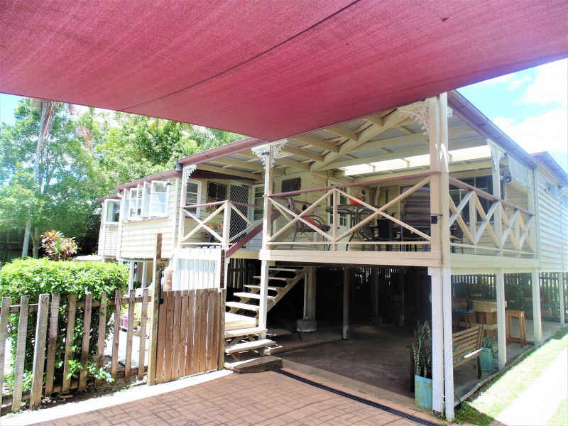 8 School Road, Yandina QLD 4561