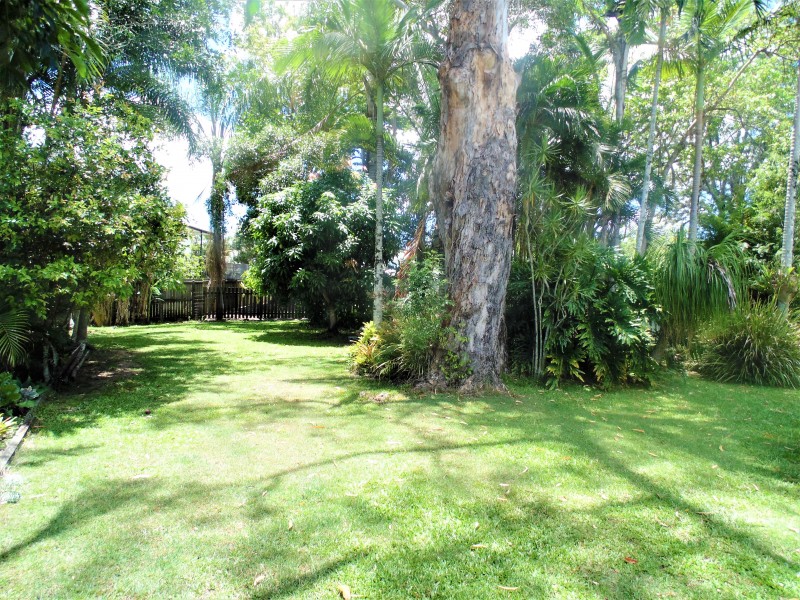 8 School Road, Yandina QLD 4561