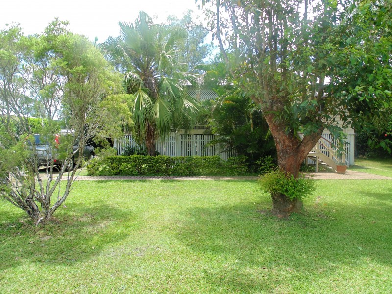 8 School Road, Yandina QLD 4561