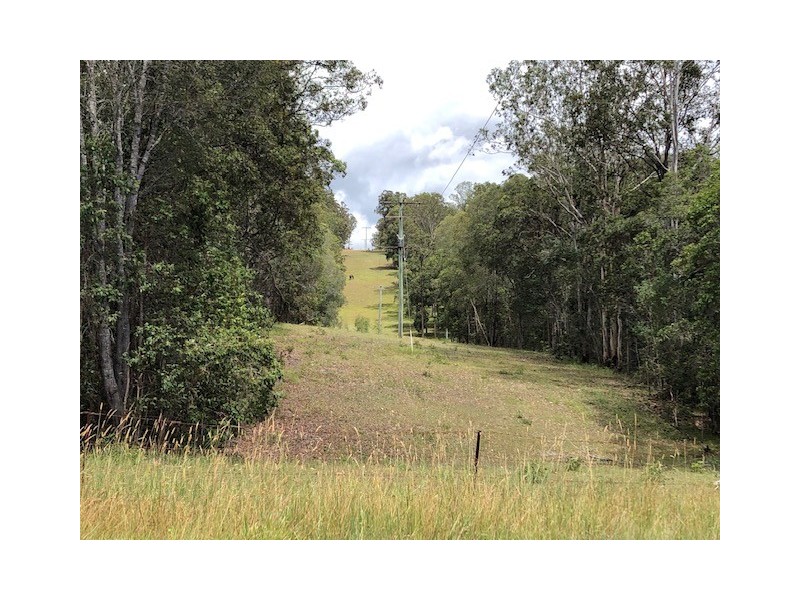 6 Tandur – Traveston Rd, Traveston QLD 4570