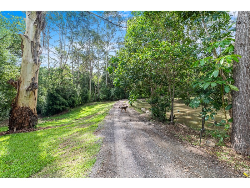 15 Hillsview Place, Maroochy River QLD 4561