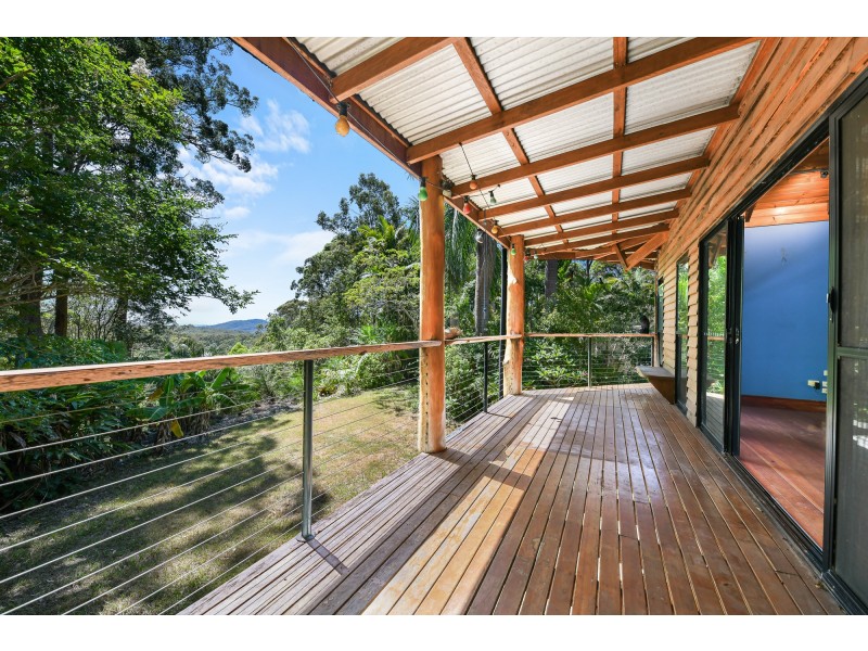 261 Hillcrest Road, Kiamba QLD 4560