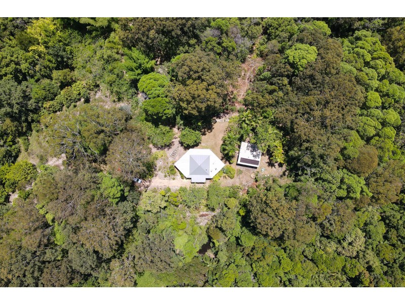 261 Hillcrest Road, Kiamba QLD 4560