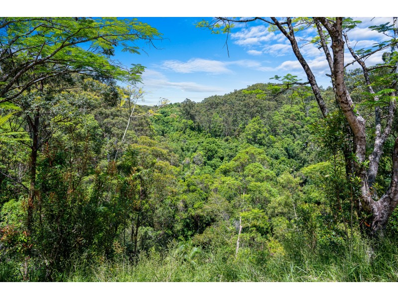 261 Hillcrest Road, Kiamba QLD 4560