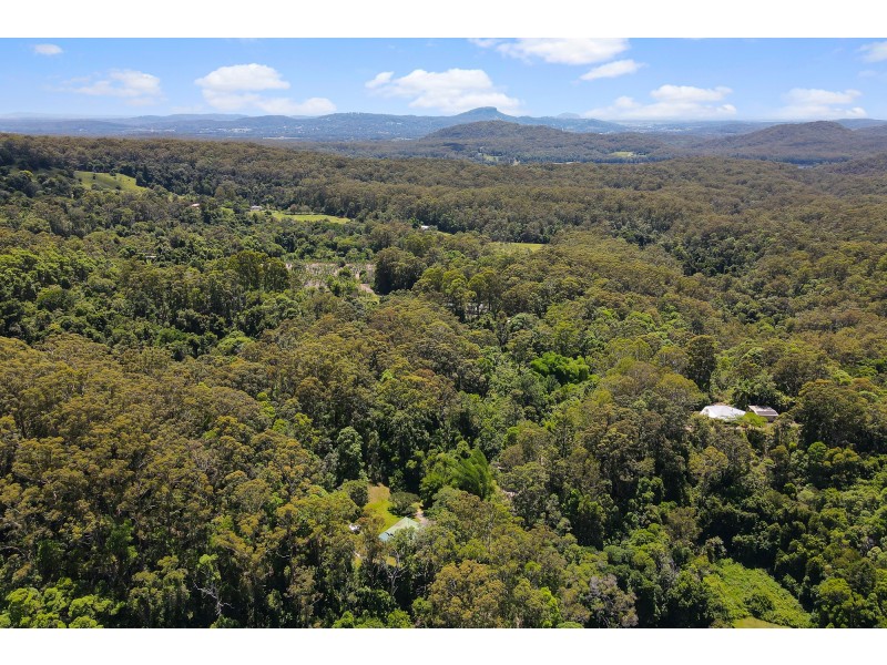 261 Hillcrest Road, Kiamba QLD 4560