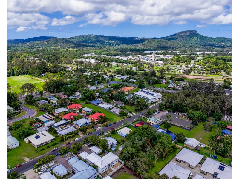 10 Low Street, Yandina QLD 4561