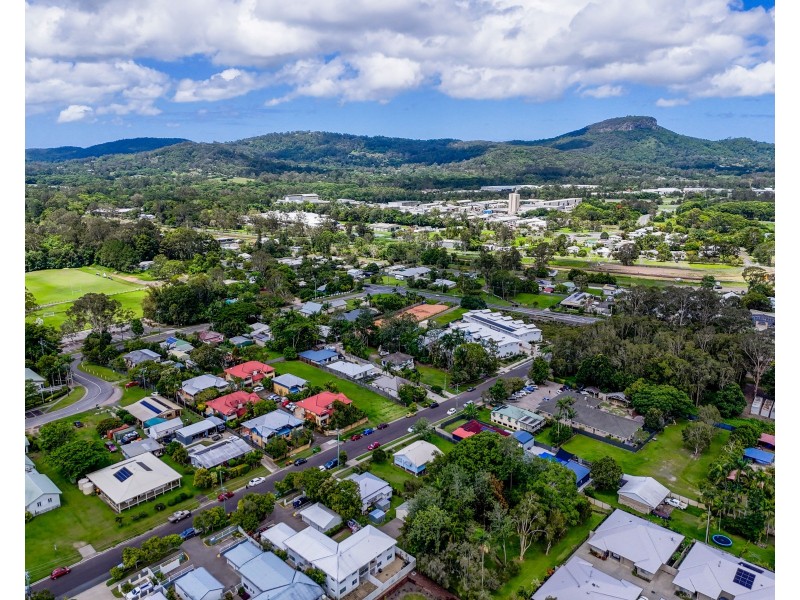 10 Low Street, Yandina QLD 4561