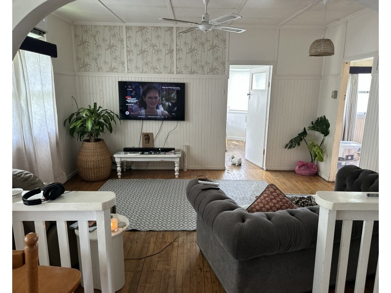 27 Railway Street, Yandina QLD 4561