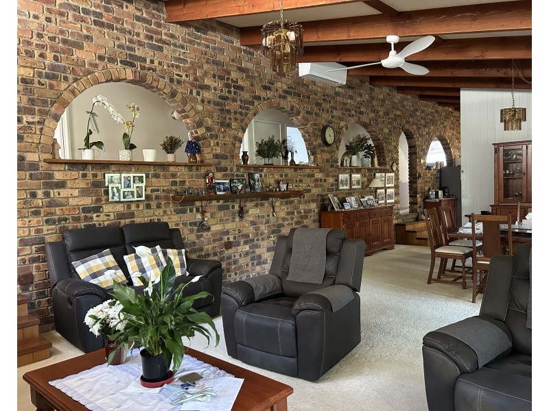 6 Woodchester Close, Rosemount QLD 4560