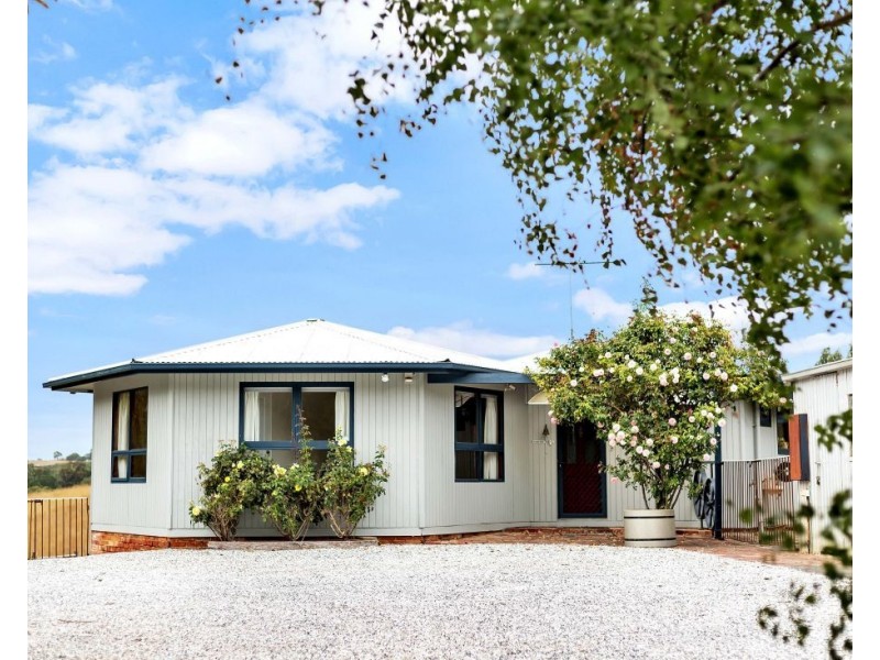 123 Oakwood Road, Oakbank SA 5243